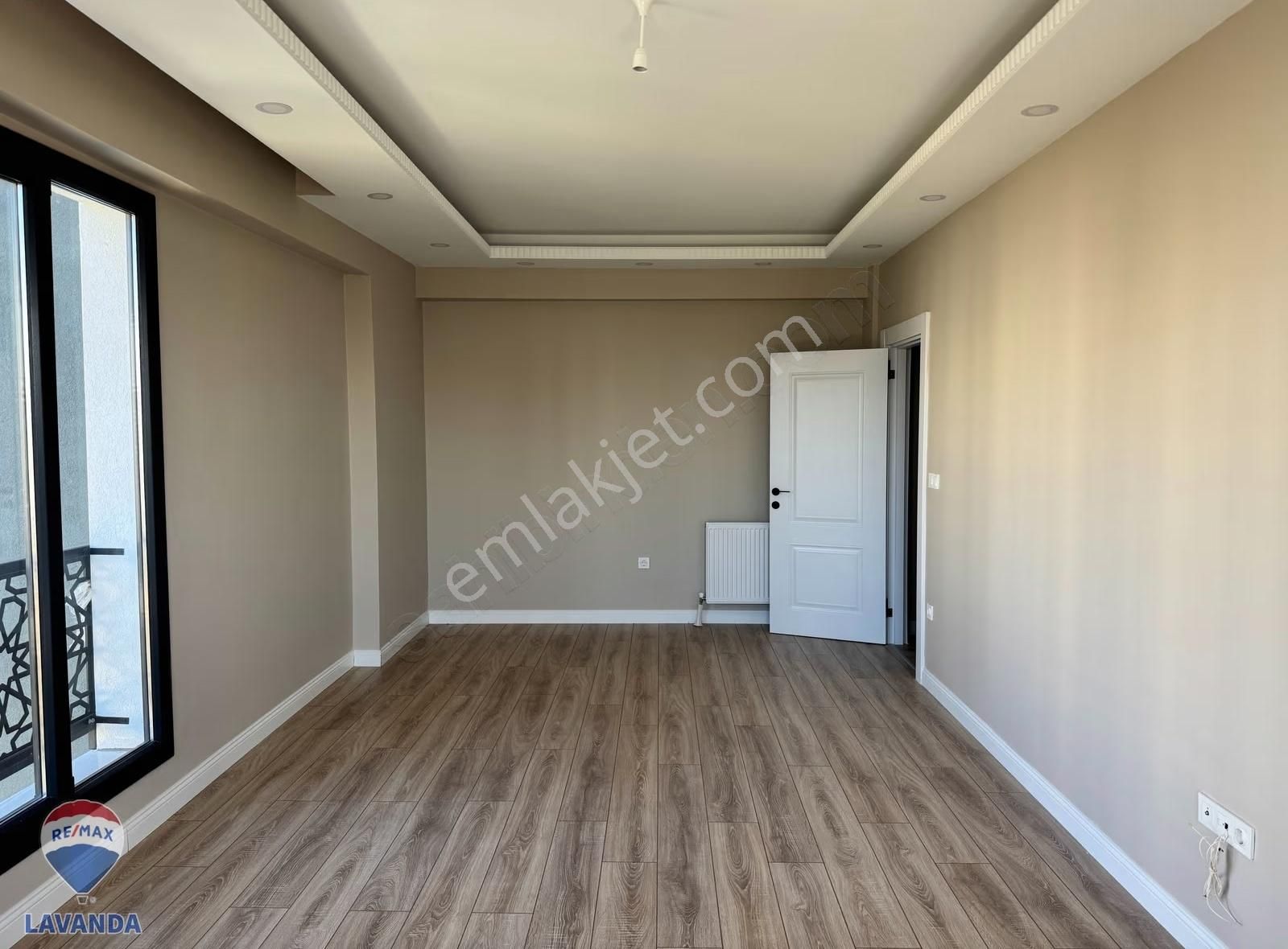 Çiftlikönünde Denize Yakın Havuzlu Sitede Arakat Daire - Görsel 13