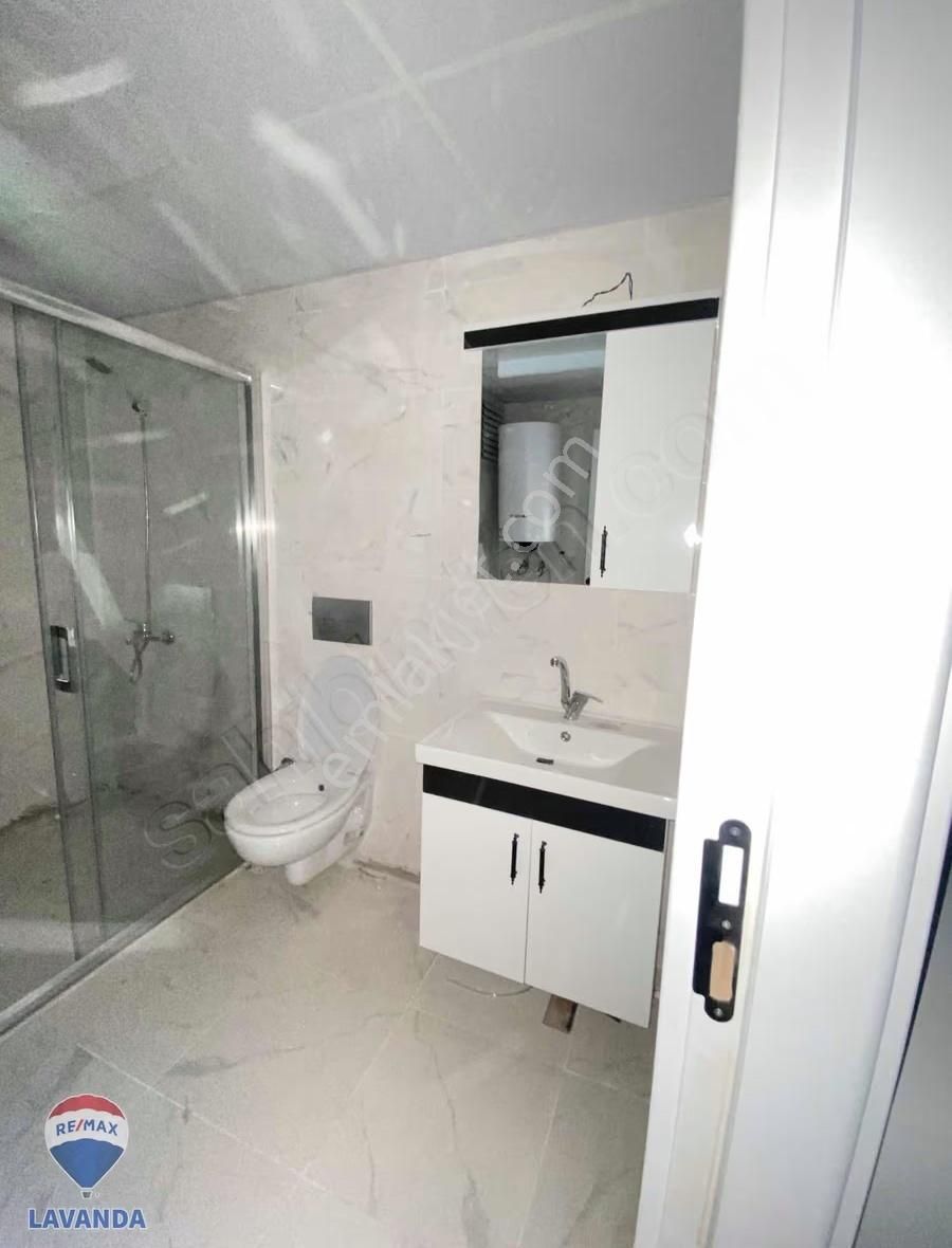 Remax Lavanda'dan Muhittin Mahallesi Ottoman Suıtes Satılık 1+1 - Görsel 2