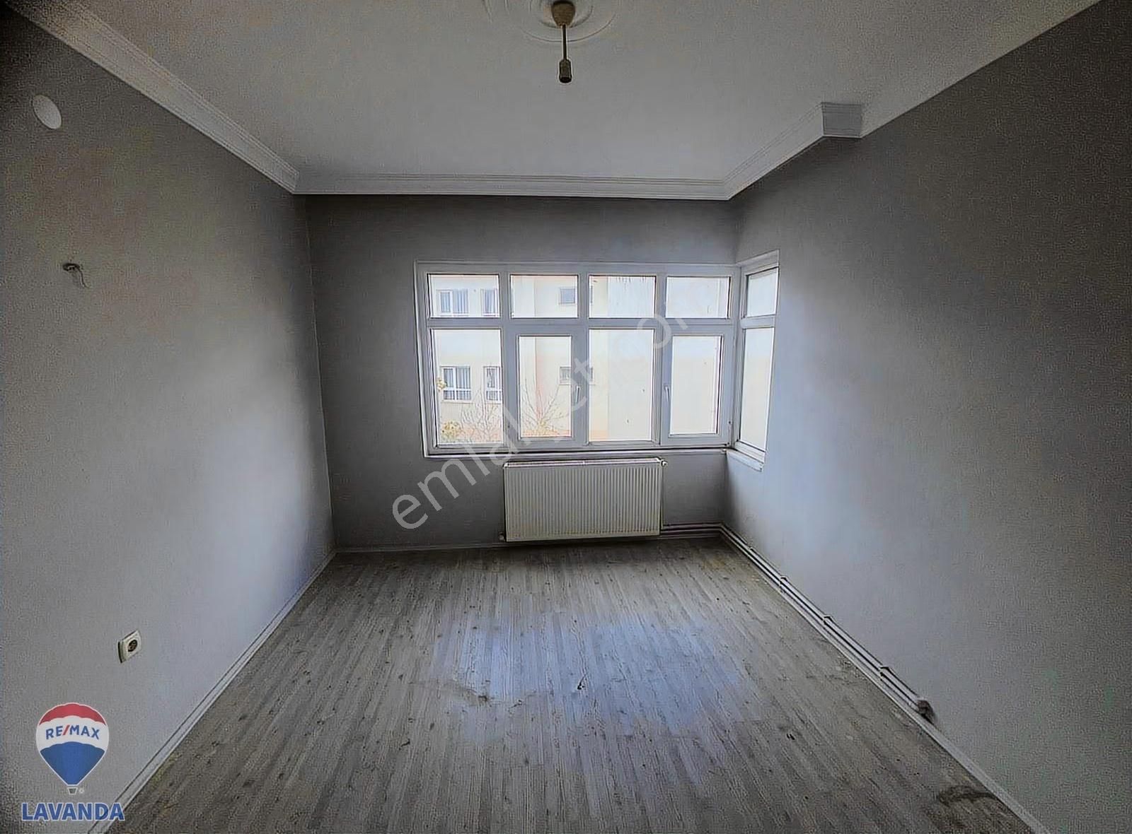 Re/max Lavanda'dan Reşadiye Mahallesinde Kiralık Daire - Görsel 14
