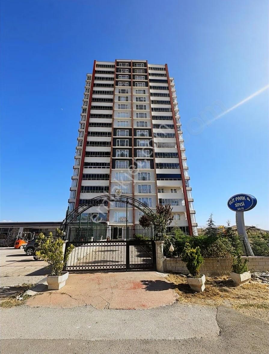 Kuzey Yıldızı Mh.'de Protokol Yoluna Cepheli 3+1 Satılık Daire