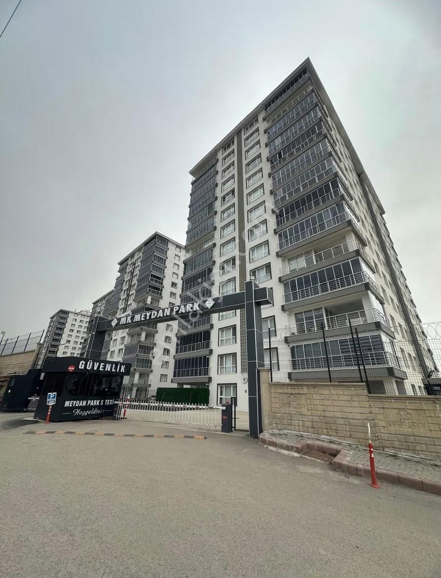 Meydan Parkta Kilerli, Depolu Güney Doğu Cephe 4+1 Satılık Daire