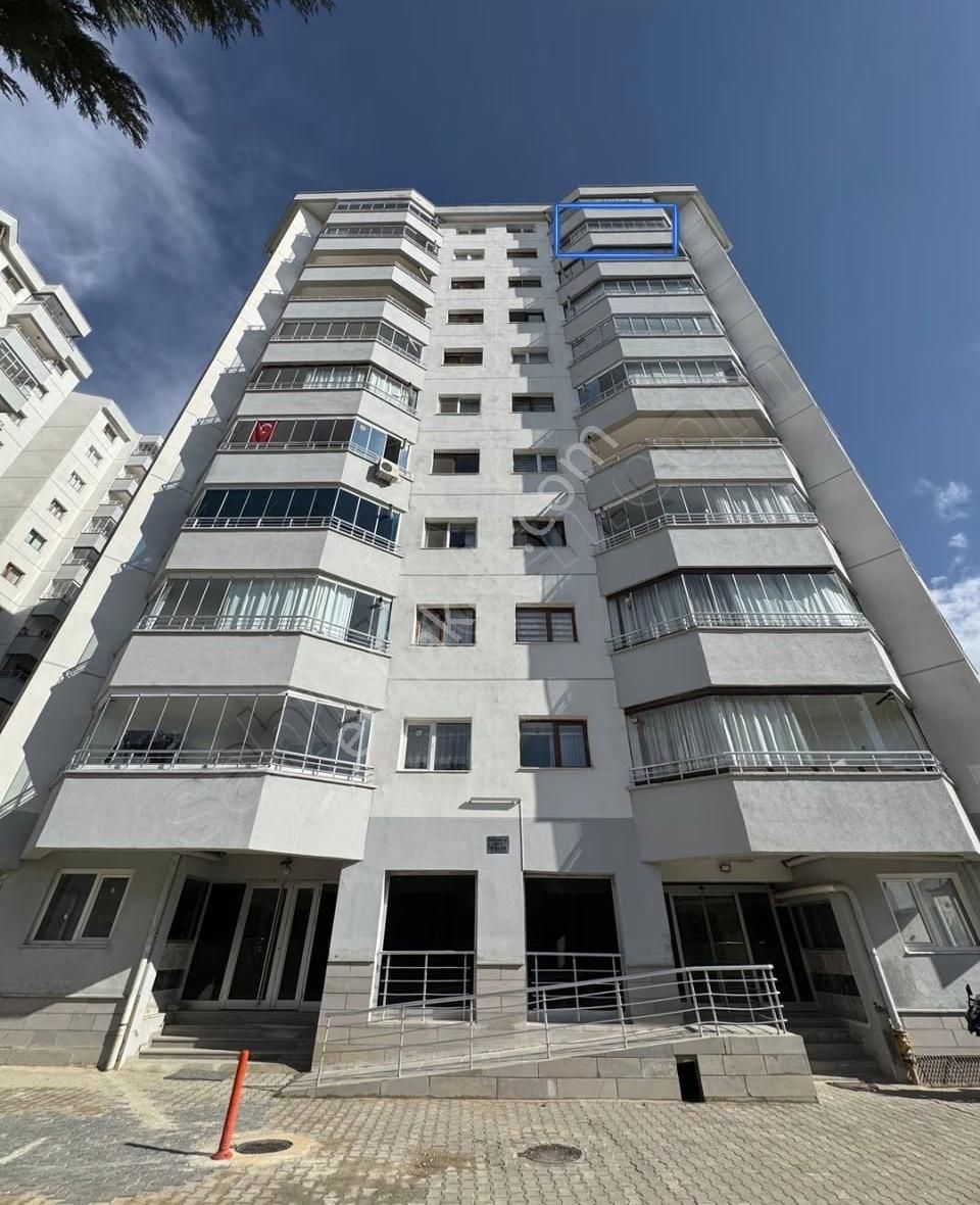 Etimesgut Ahi Mesut'ta Site İçerisinde Acil Satılık 3+1 Daire