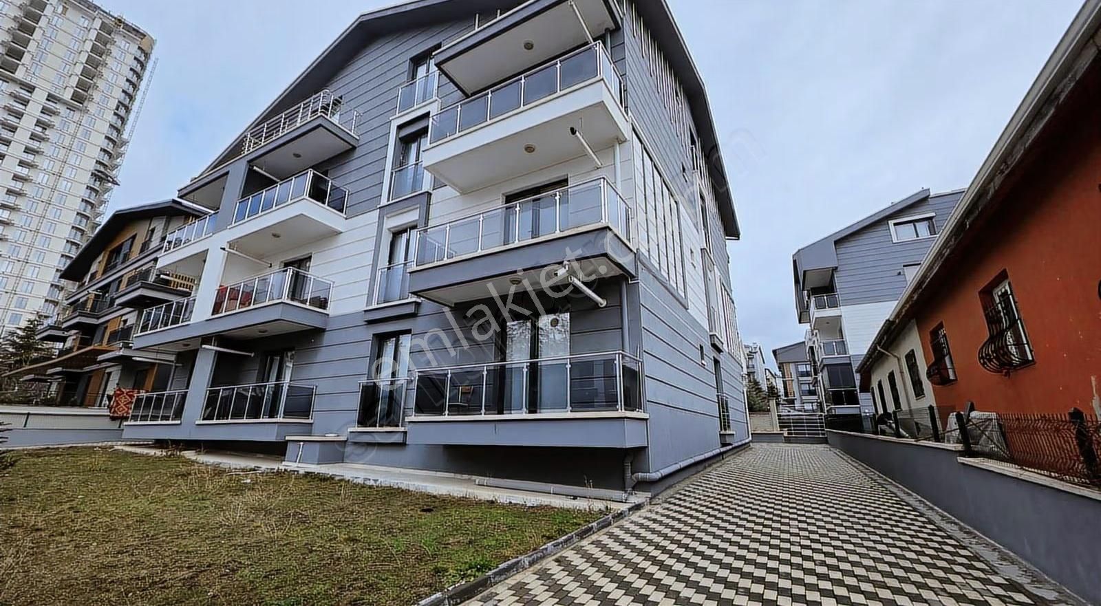 Kızılcaşar'da Bulvara Yakın Yatırımlık 1+1 Daire