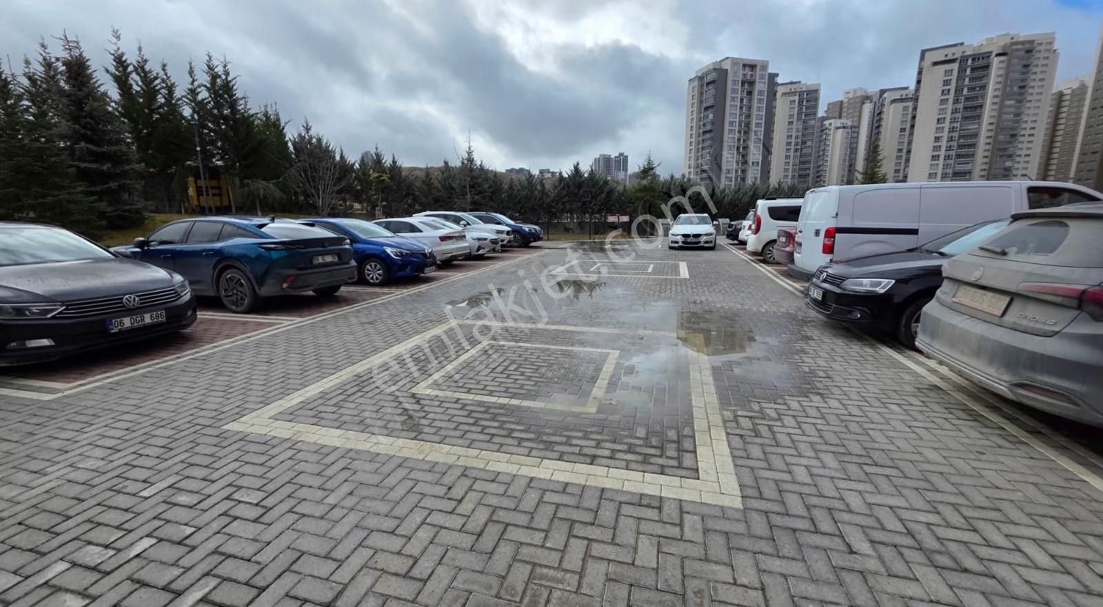 İncek Prestij'de Muhteşem Manzaralı Eşyalı Kiralık 1+1 - Görsel 17