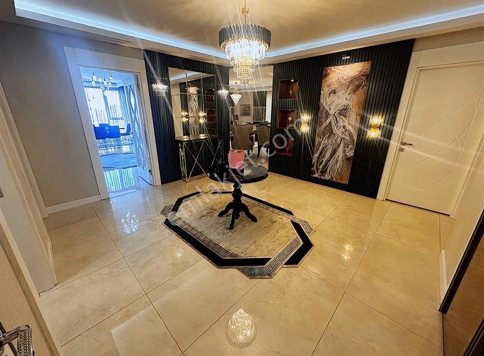 Alc Aura Sitesinde Eşsiz Tasarım Full Yapılı Satılık 4,5+1 Daire - Görsel 5