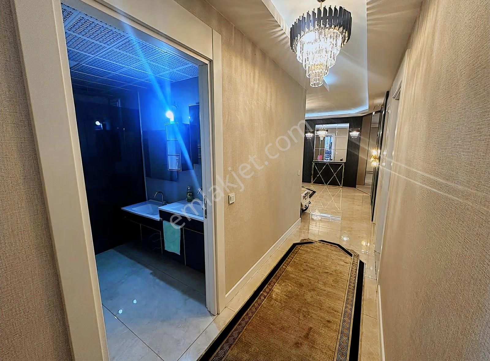 Alc Aura Sitesinde Eşsiz Tasarım Full Yapılı Satılık 4,5+1 Daire - Görsel 3