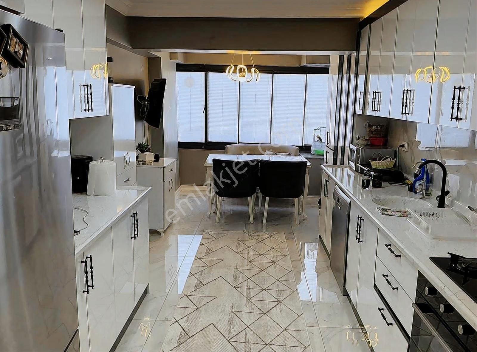Kıyıbirlik Sitesi'nde 3+1 Yenilenmiş Daire - Görsel 27