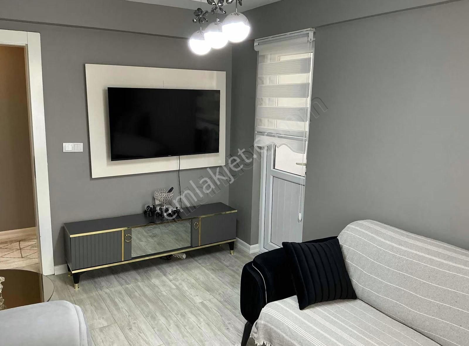 Kıyıbirlik Sitesi'nde 3+1 Yenilenmiş Daire - Görsel 3