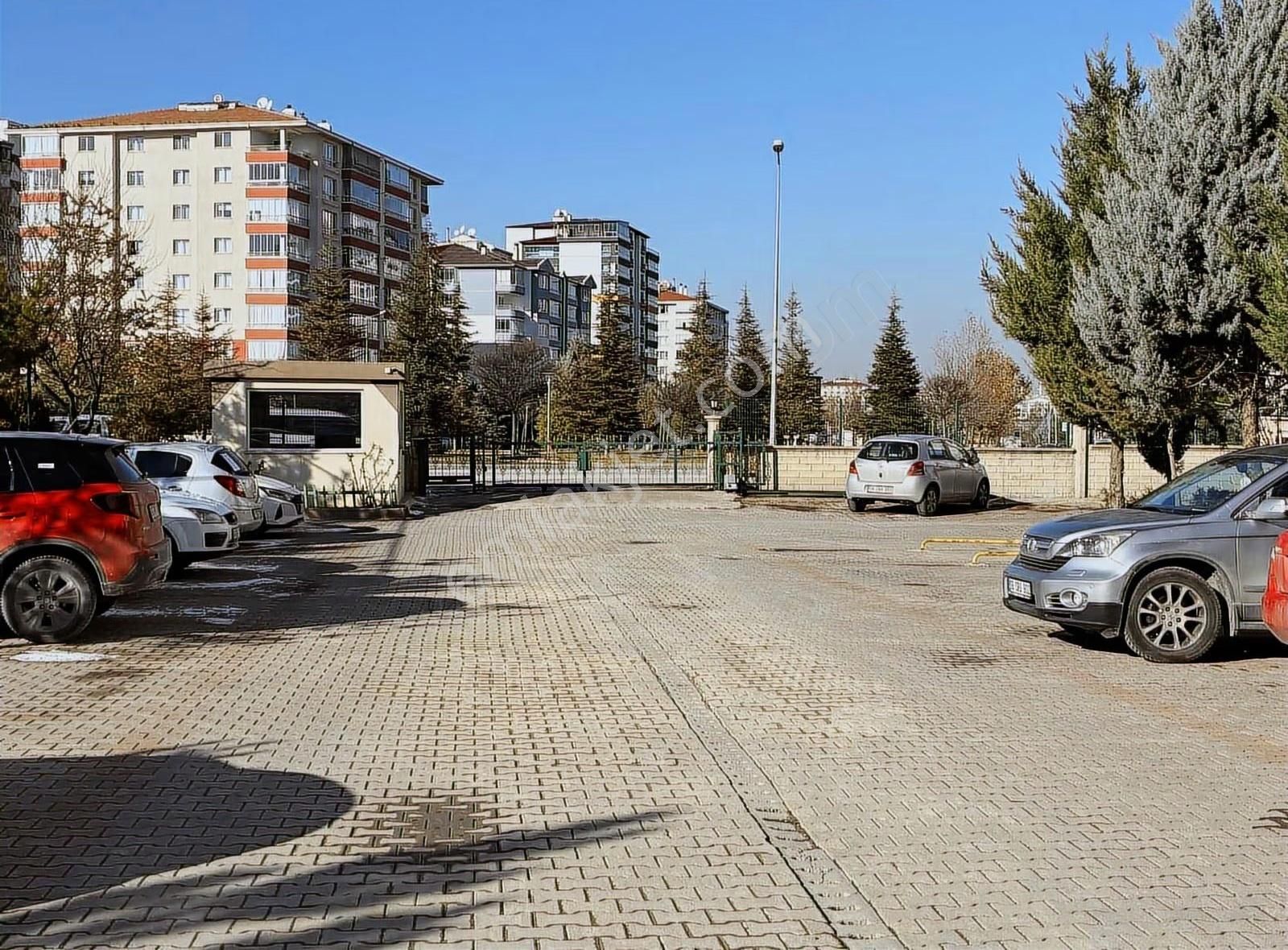 Kıyıbirlik Sitesi'nde 3+1 Yenilenmiş Daire - Görsel 17