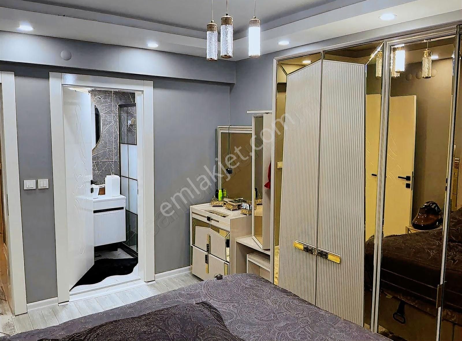 Kıyıbirlik Sitesi'nde 3+1 Yenilenmiş Daire - Görsel 8