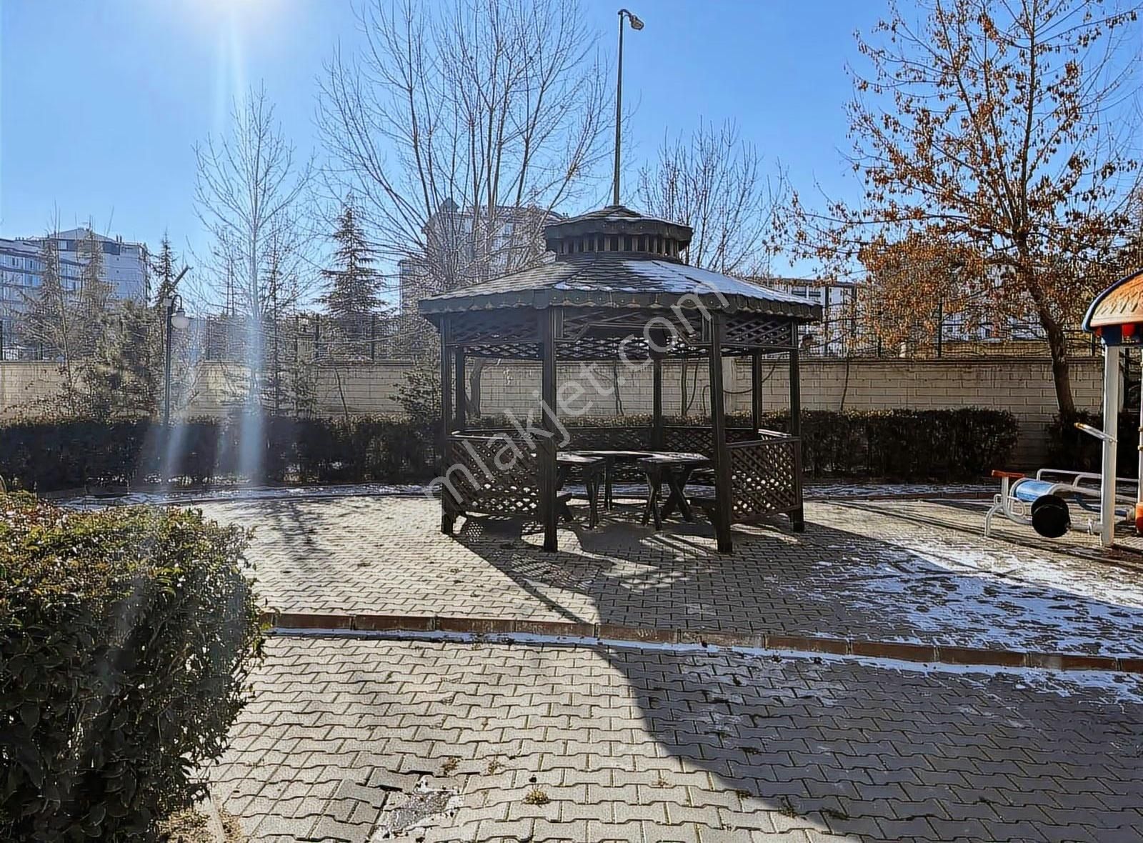 Kıyıbirlik Sitesi'nde 3+1 Yenilenmiş Daire - Görsel 13