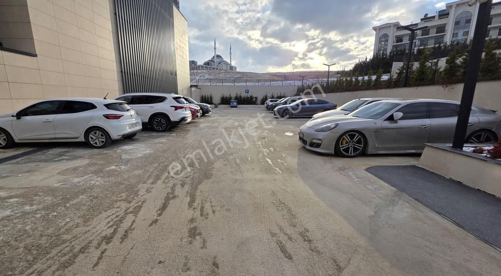 Ozan Beytepe'de Şehir Manzarasına Hakim Sıfır Kiralık 1+1 - Görsel 22