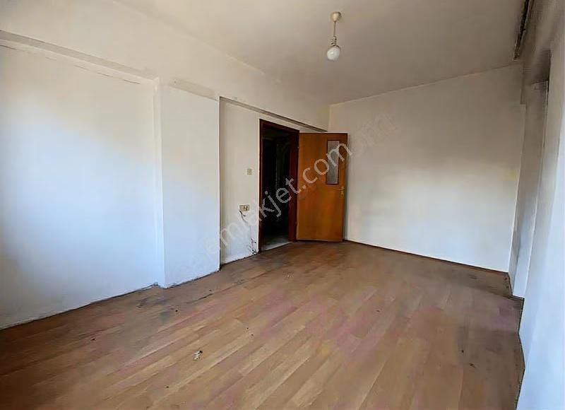 İskitler Merkezi Konumda Boş 3+1 Satılık Daire - Görsel 3