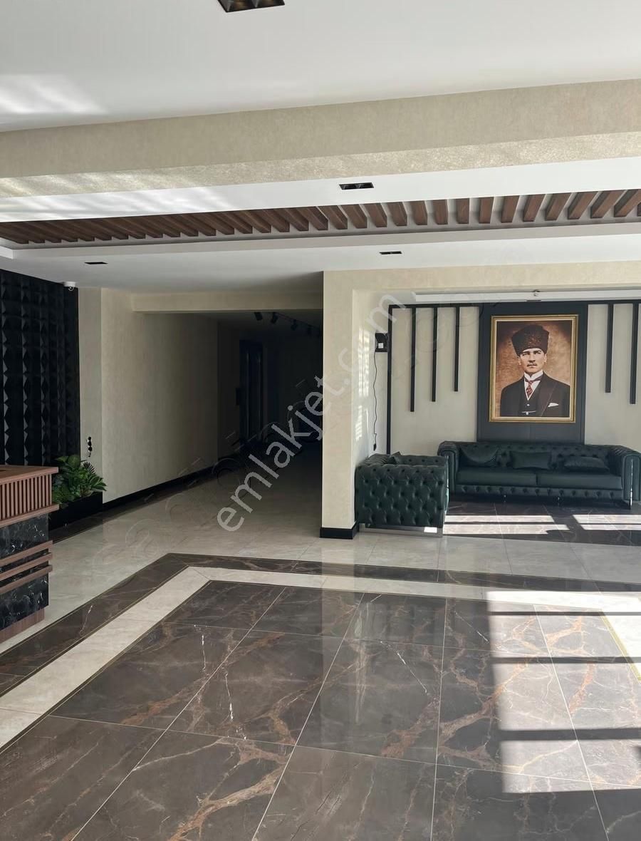 Alacaatlı Yaşamkent'te 5+1 Kiralık Sıfır Lüks Daire - Görsel 19