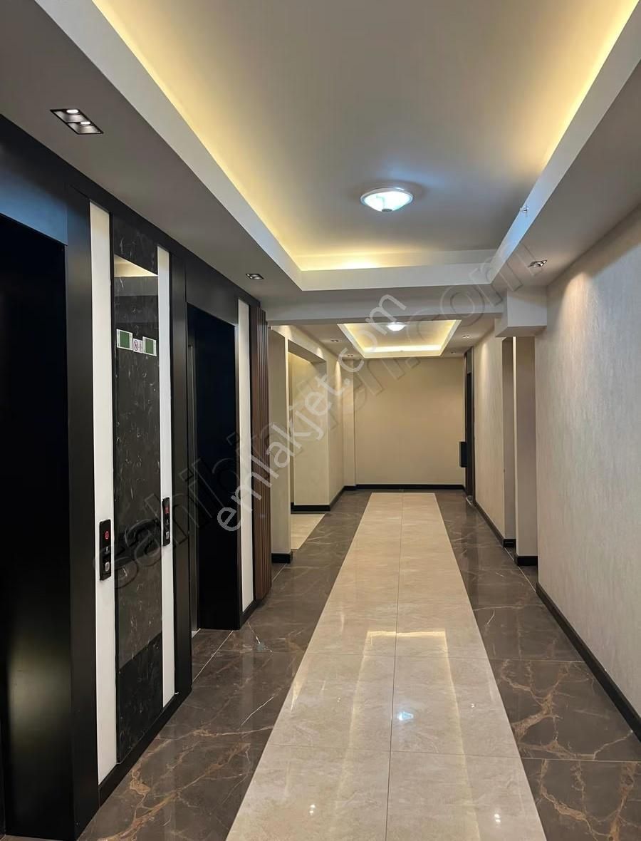 Alacaatlı Yaşamkent'te 5+1 Kiralık Sıfır Lüks Daire - Görsel 25