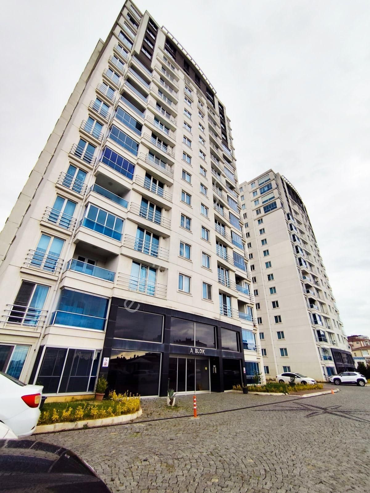 Mertcan Dan Güvenlikli-havuzlu Site İçi Ankastreli 1+1 Arakat Fırsat Kiralık