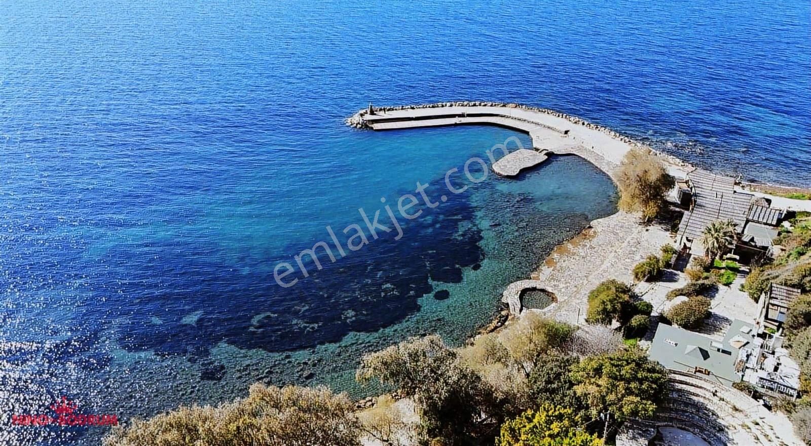 Gümsan Sitesinde Buyuk Bahçeli Manzaralı Özel Plajli Villa - Görsel 24