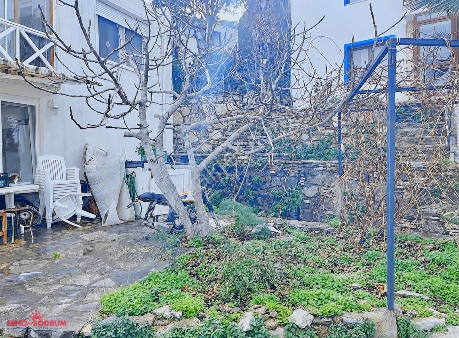 Gümsan Sitesinde Buyuk Bahçeli Manzaralı Özel Plajli Villa - Görsel 19