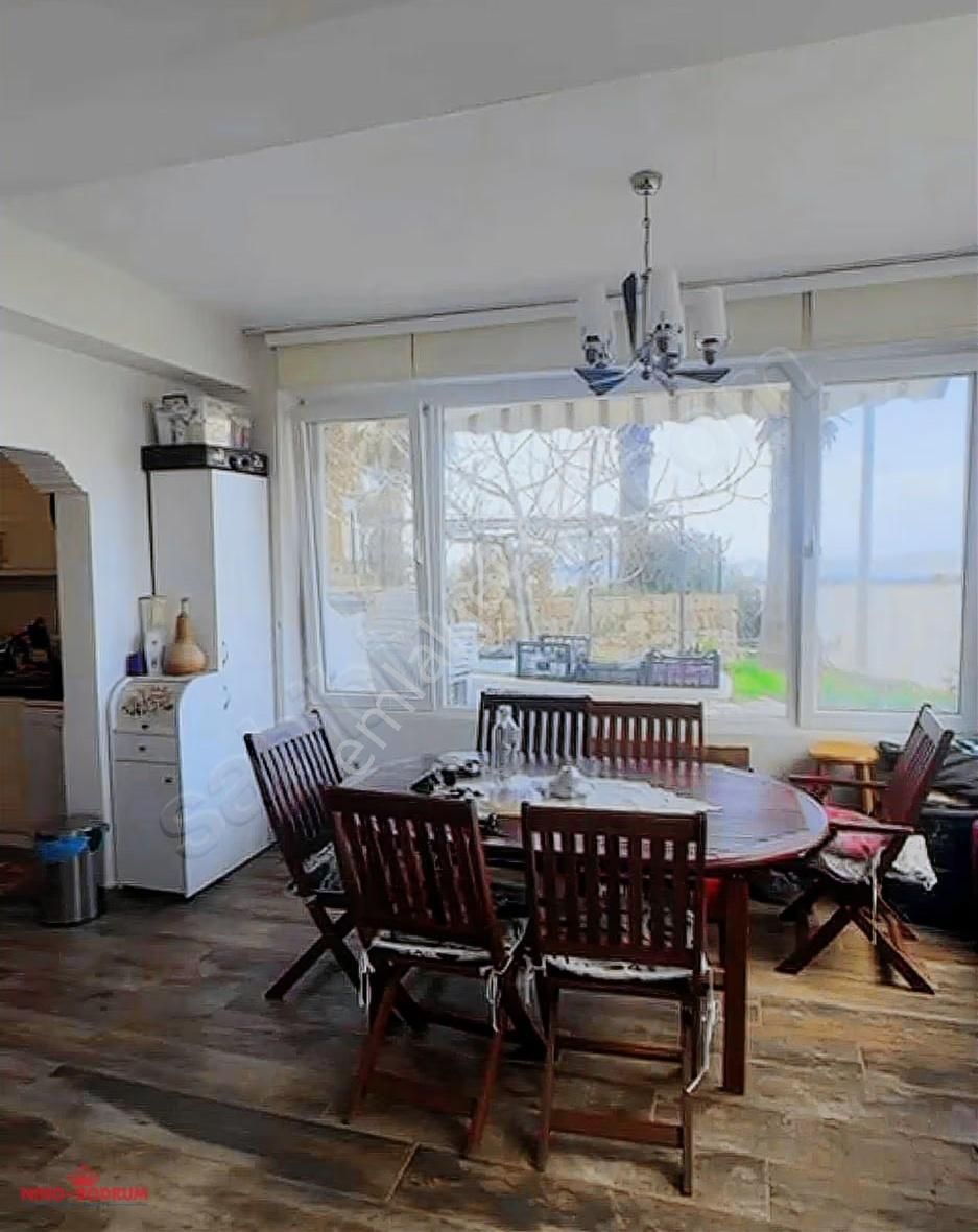 Gümsan Sitesinde Buyuk Bahçeli Manzaralı Özel Plajli Villa - Görsel 6