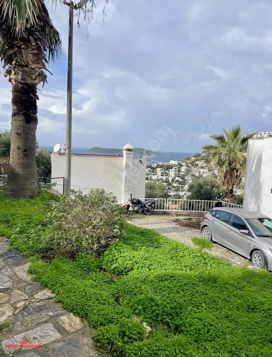 Gümsan Sitesinde Buyuk Bahçeli Manzaralı Özel Plajli Villa - Görsel 9