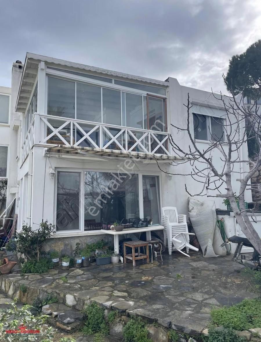 Gümsan Sitesinde Buyuk Bahçeli Manzaralı Özel Plajli Villa - Görsel 27