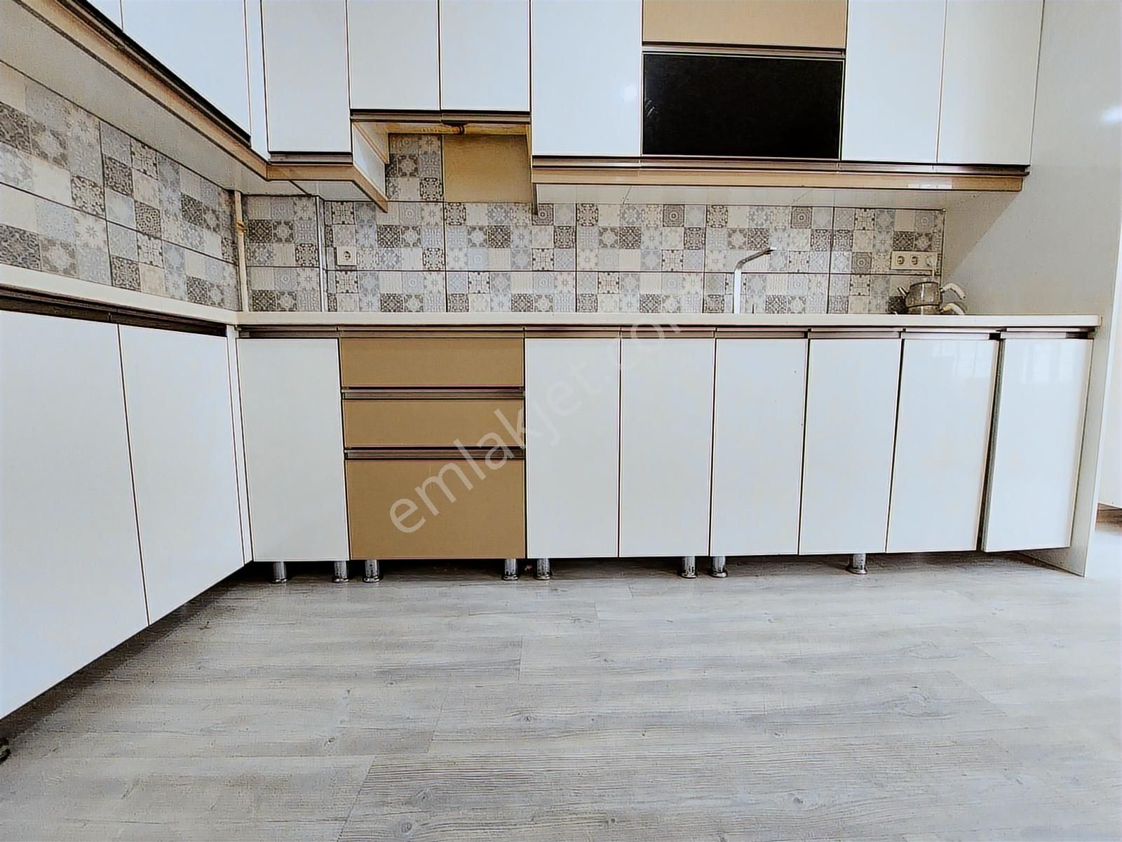 Piyade Mah Emirler Merkez De Satılık 3+1 Ful Yapılı Geniş Daire - Görsel 17