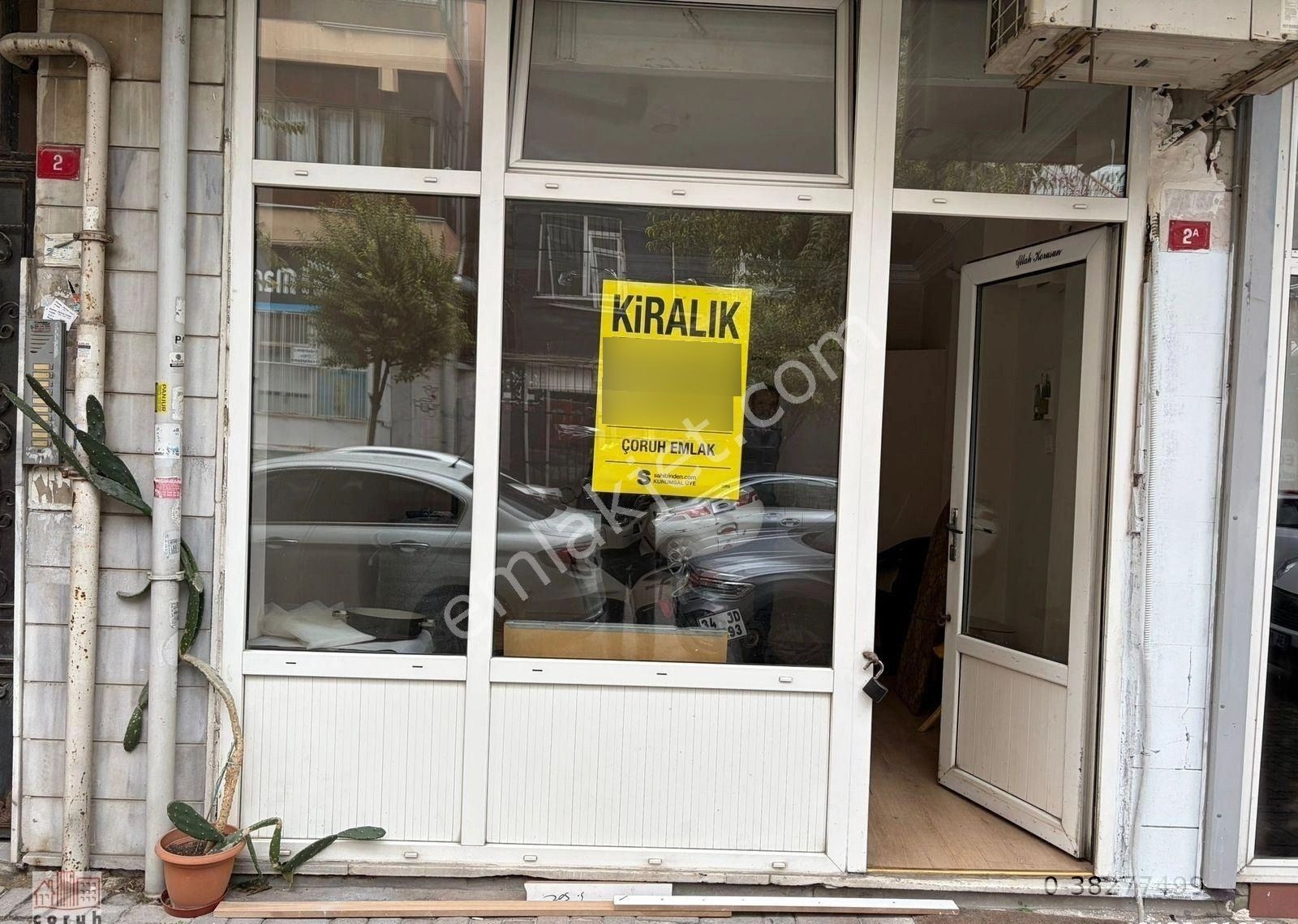 Güngören Haznedar Mahallesi'nde 15 M2 Düz Giriş Kiralık Dükkan
