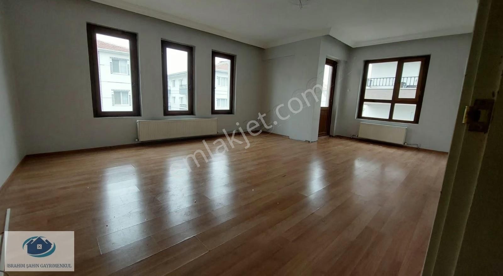 Ankara Etimesgut Elvan Mah Kiralık 3+1 Daire Ara Kat