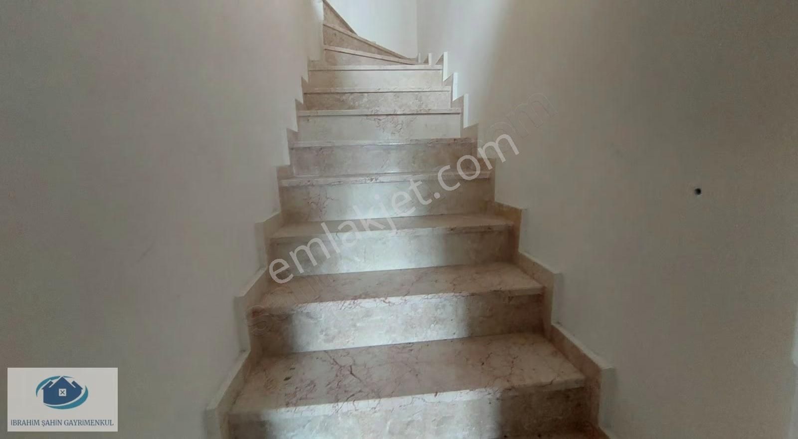 Ankara Etimesgut Süvari Mah Satılık 5+1 Asansörlü Teras Daire - Görsel 3