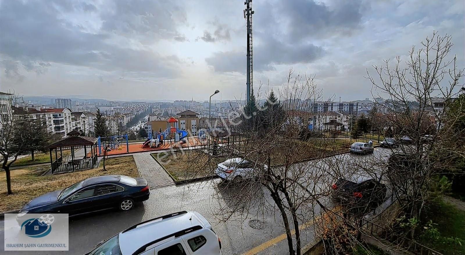 Ankara Etimesgut Topçu Mah Kiralık 3+1 Ara Kat Geniş Daire