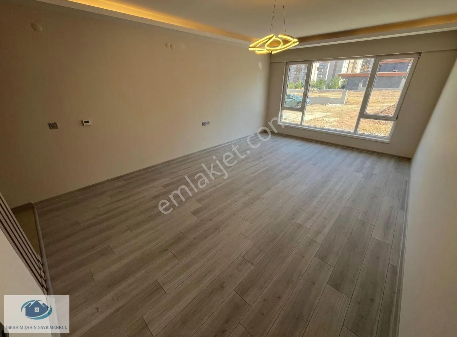 Ankara Etimesgut İstasyon Mah Satılık5+1 Full+ Full Yapılı Teras - Görsel 9
