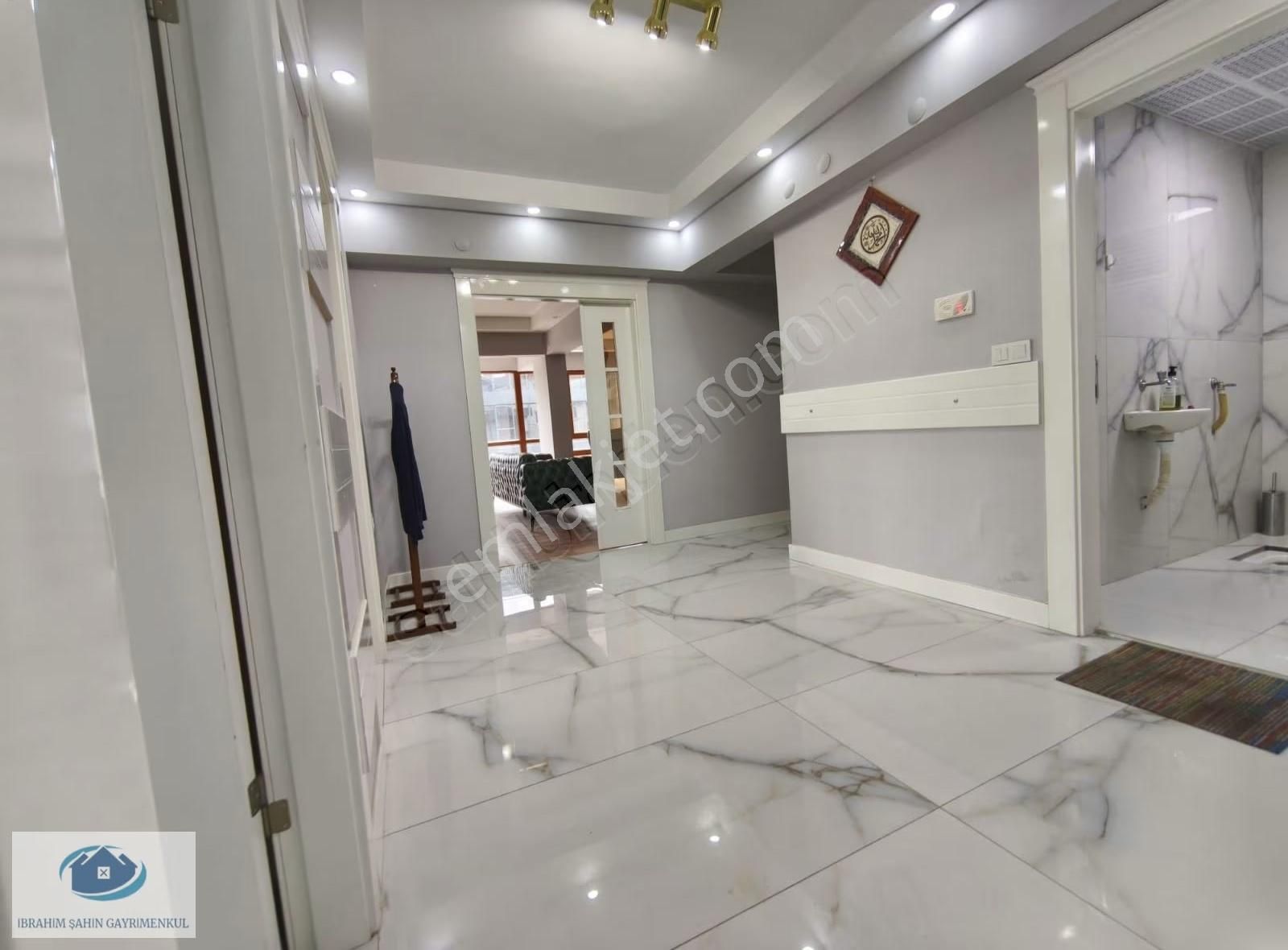 Ankara Etimesgut İstasyon Mah Satılık5+1 Full+ Full Yapılı Teras