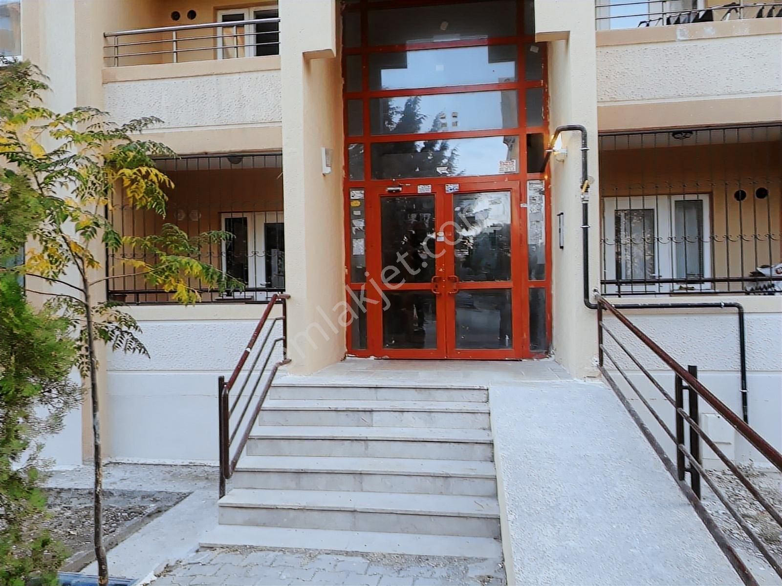 Buket Emlaktan Satılık 3+1 Daire Asansörlü Doğalgazlı