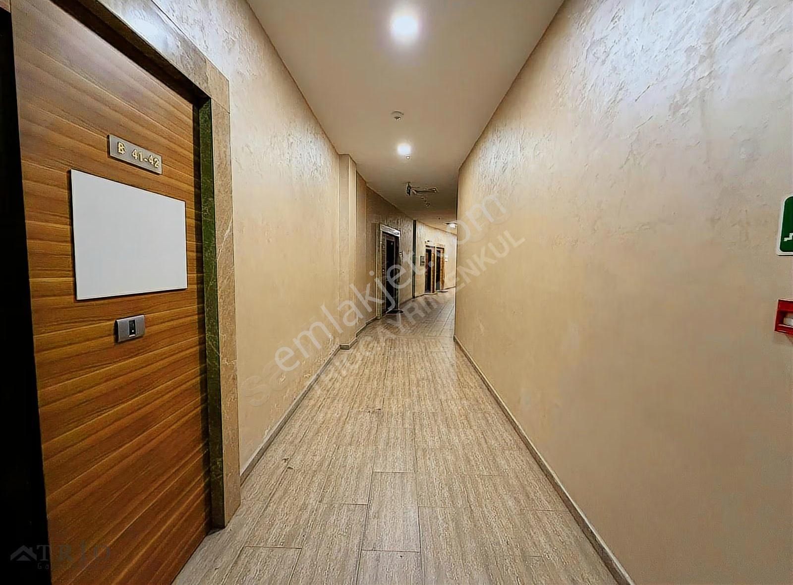 Bahçeşehir Loca Da Gölet Manzaralı İşyerine Uygun 4+1 Ofis - Görsel 3
