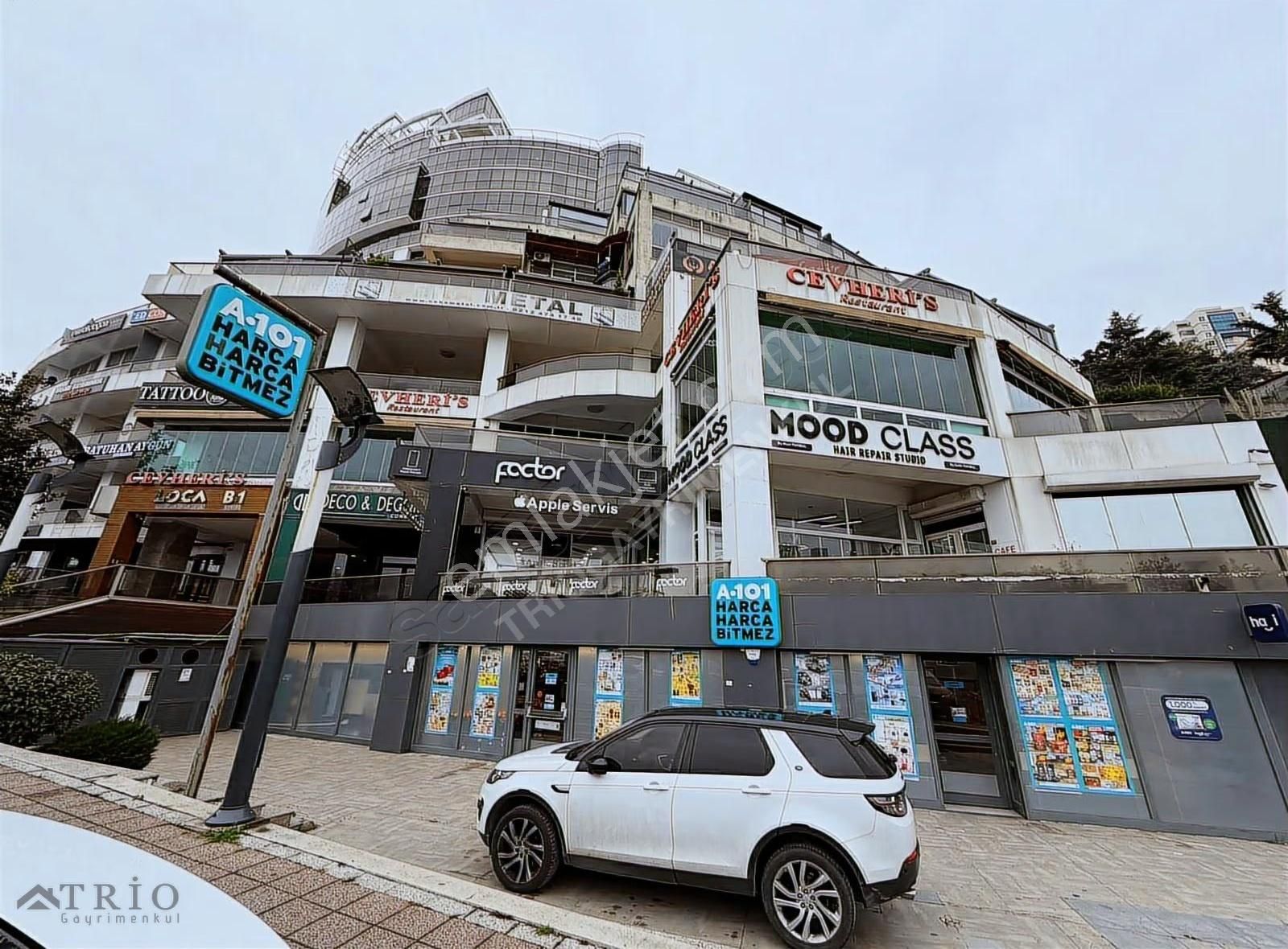 Bahçeşehir Loca Da Gölet Manzaralı İşyerine Uygun 4+1 Ofis - Görsel 18