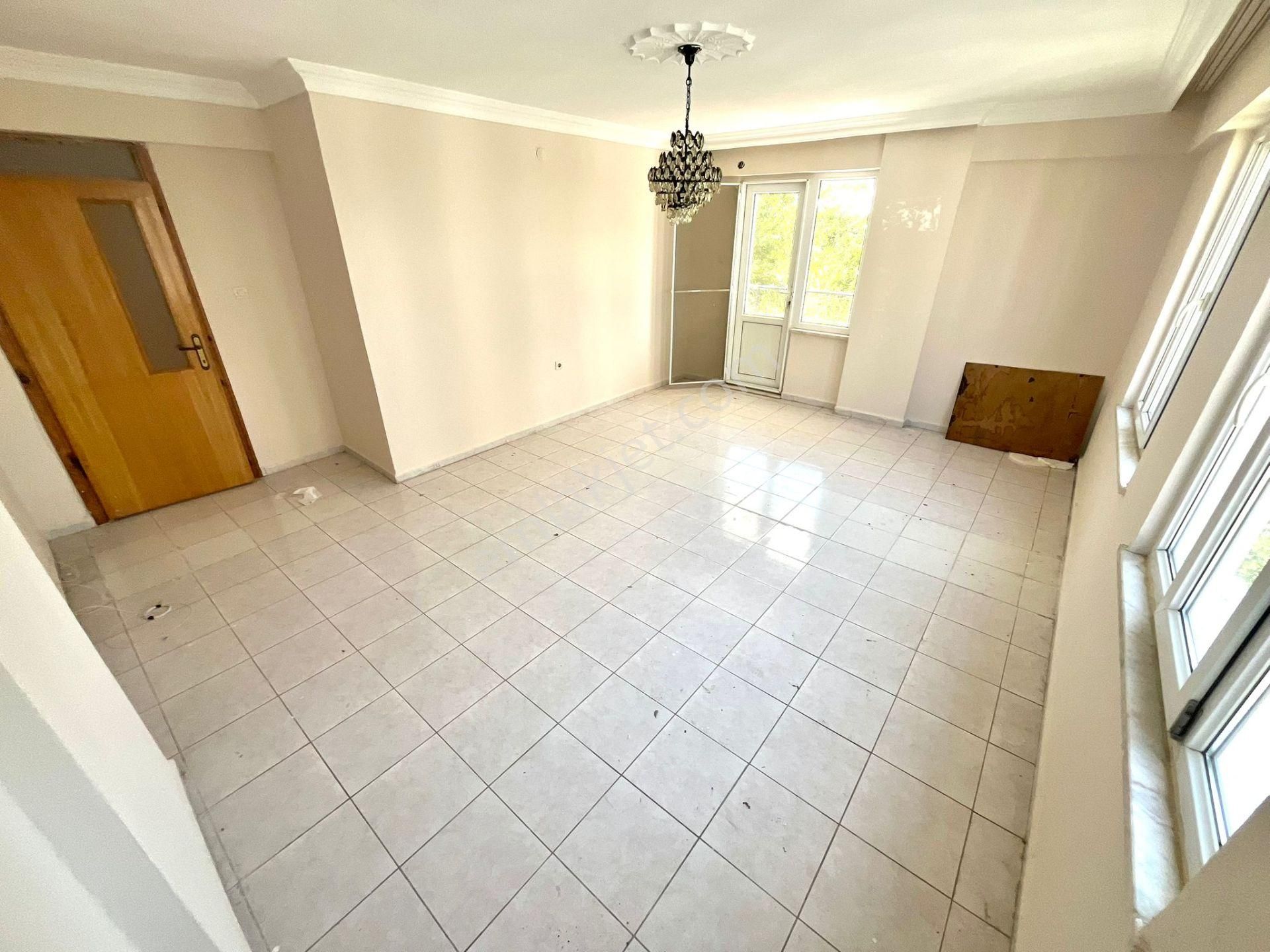 Yükselden Altınkumda Arakat Ebeveyn Banyolu Geniş 2+1 Daire - Görsel 24