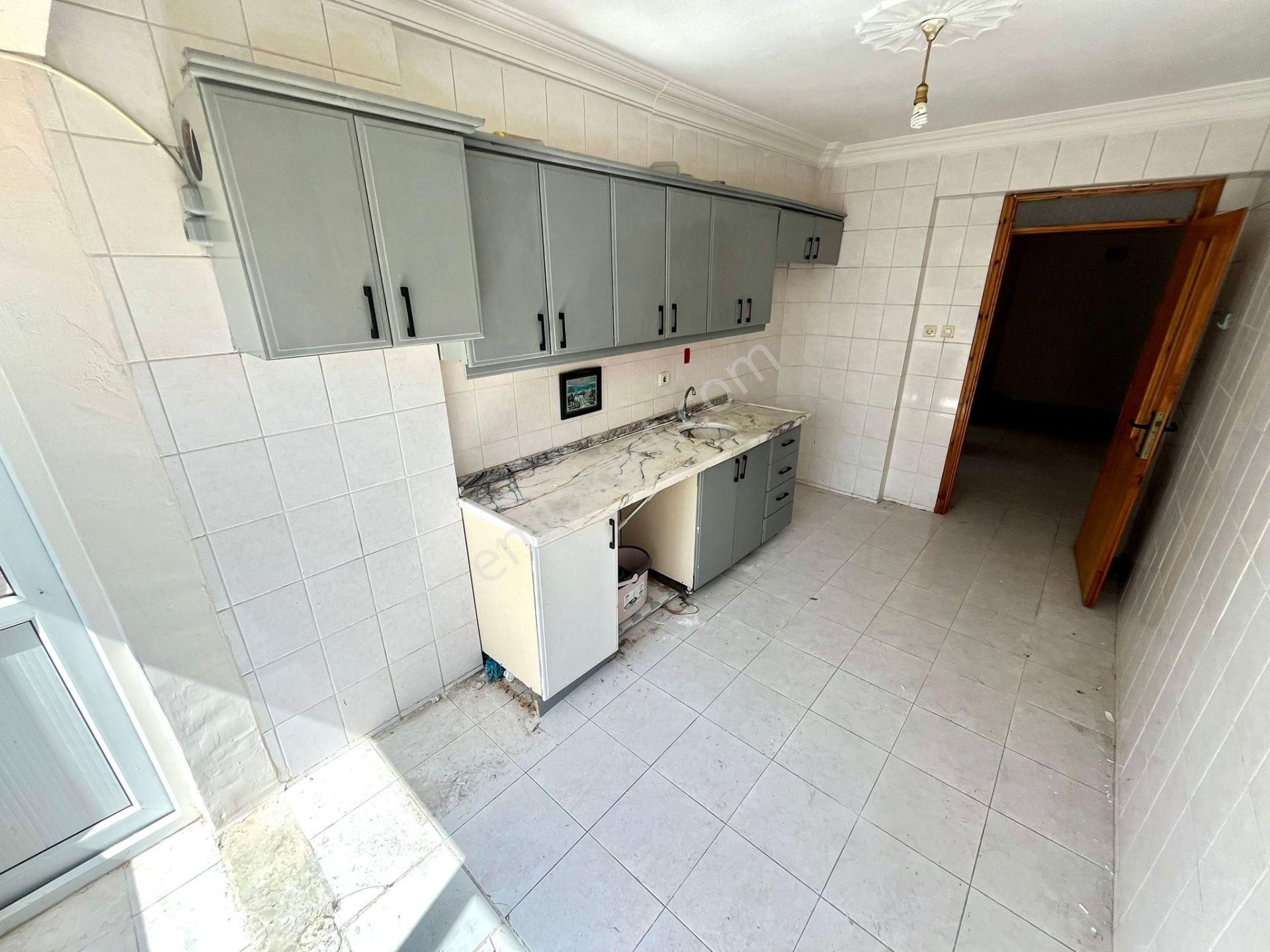 Yükselden Altınkumda Arakat Ebeveyn Banyolu Geniş 2+1 Daire - Görsel 3