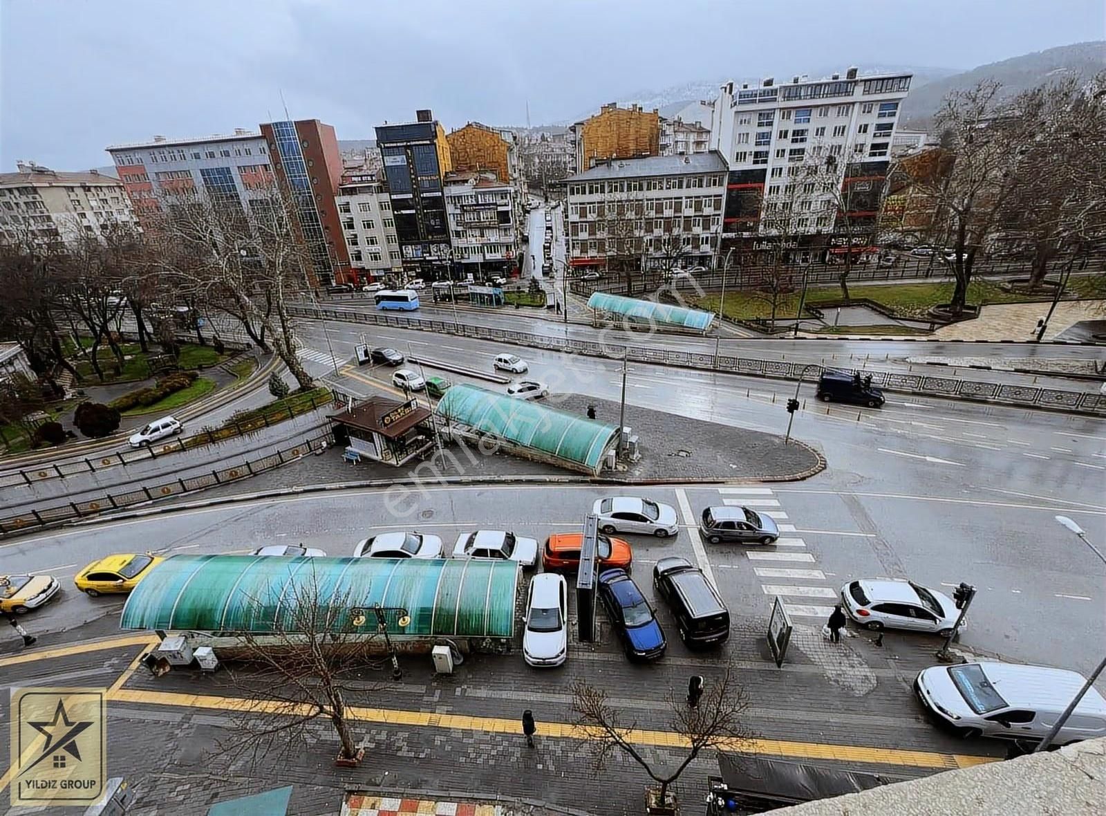 Şehir Merkezinde 2+1 Kiralık Geniş Daire - Görsel 16