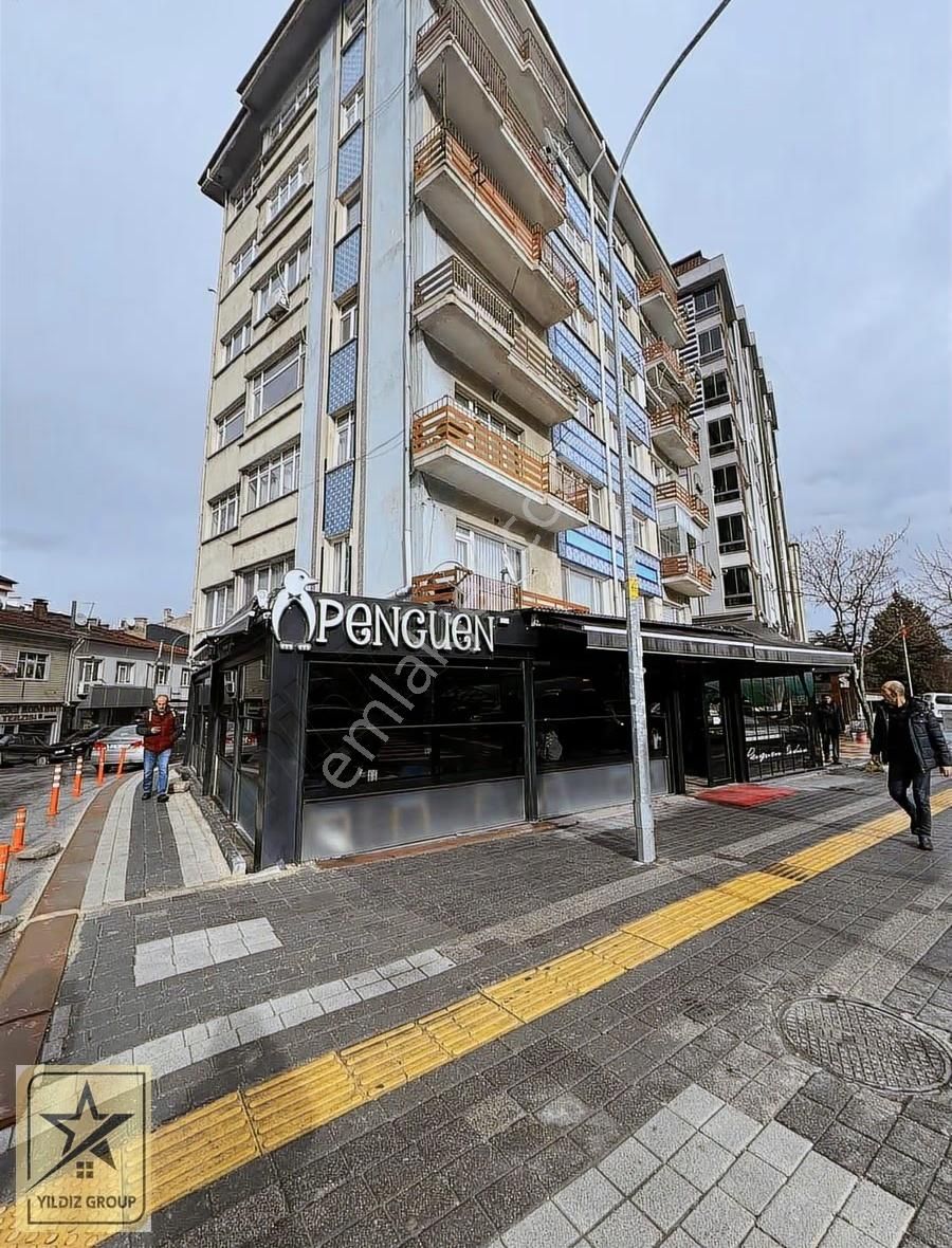 Şehir Merkezinde 2+1 Kiralık Geniş Daire - Görsel 18