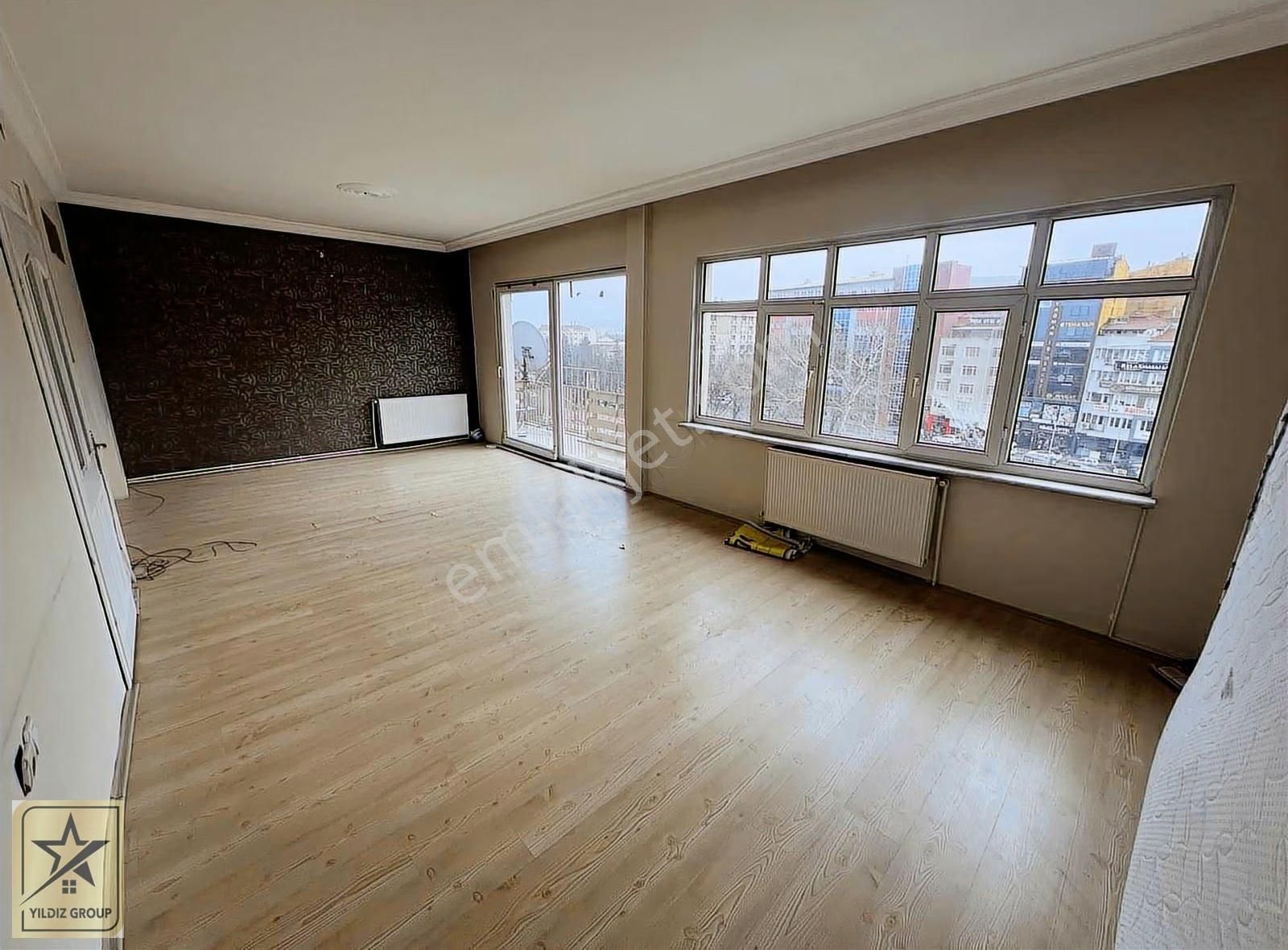 Şehir Merkezinde 2+1 Kiralık Geniş Daire