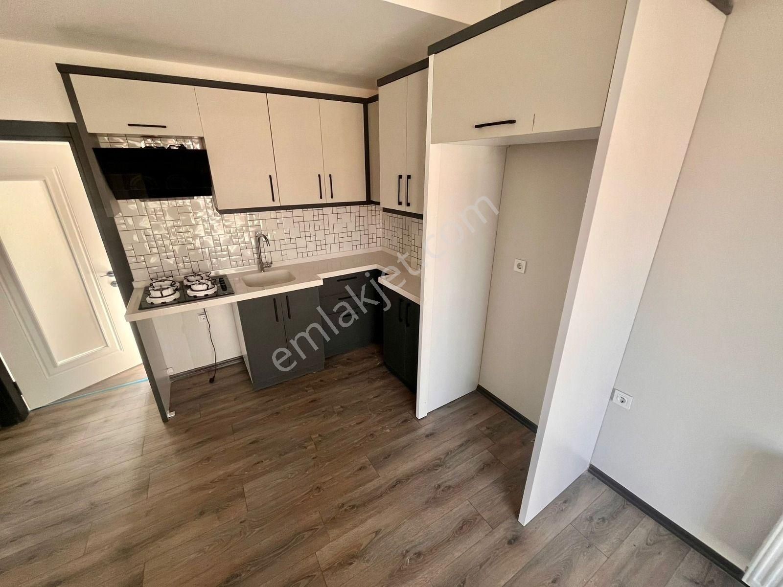 Yükselden Zeytinlinin Göbeğinde Ön Cephe Kupon 1+1 Geniş Daire - Görsel 3