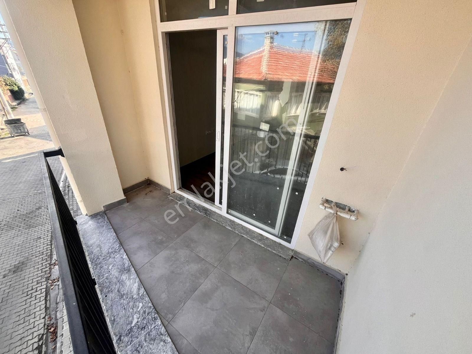 Yükselden Zeytinlinin Göbeğinde Ön Cephe Kupon 1+1 Geniş Daire - Görsel 11