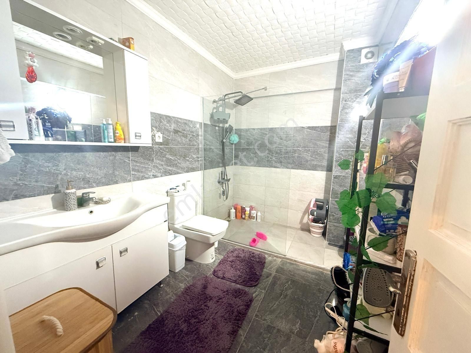 Kuşadası Marinada Deniz Manzaralı,eşyalı,doğalgazlı Kiralık 31 - Görsel 19