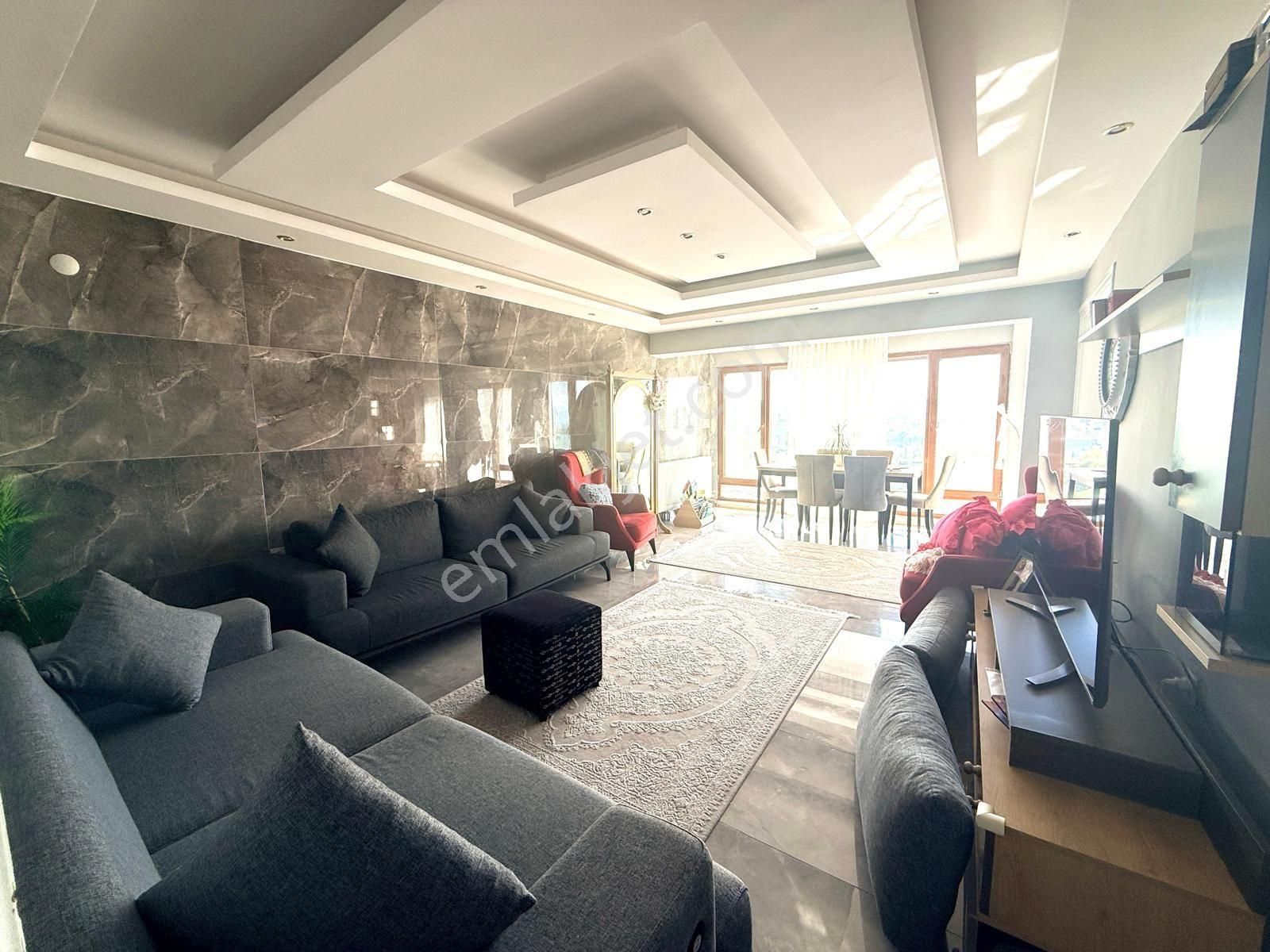 Kuşadası Marinada Deniz Manzaralı,eşyalı,doğalgazlı Kiralık 31 - Görsel 5