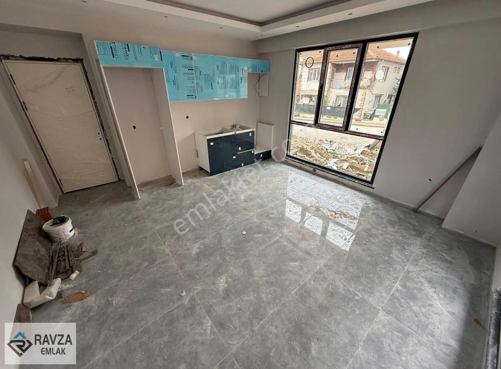 Ravza Emlak'tan 1+1 Geniş Ultra Lüks Sitede Bahçe Kullanımlı!!