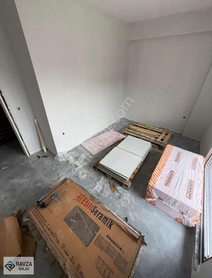 Ravza Emlak'tan 1+1 Geniş Ultra Lüks Sitede Bahçe Kullanımlı!! - Görsel 6