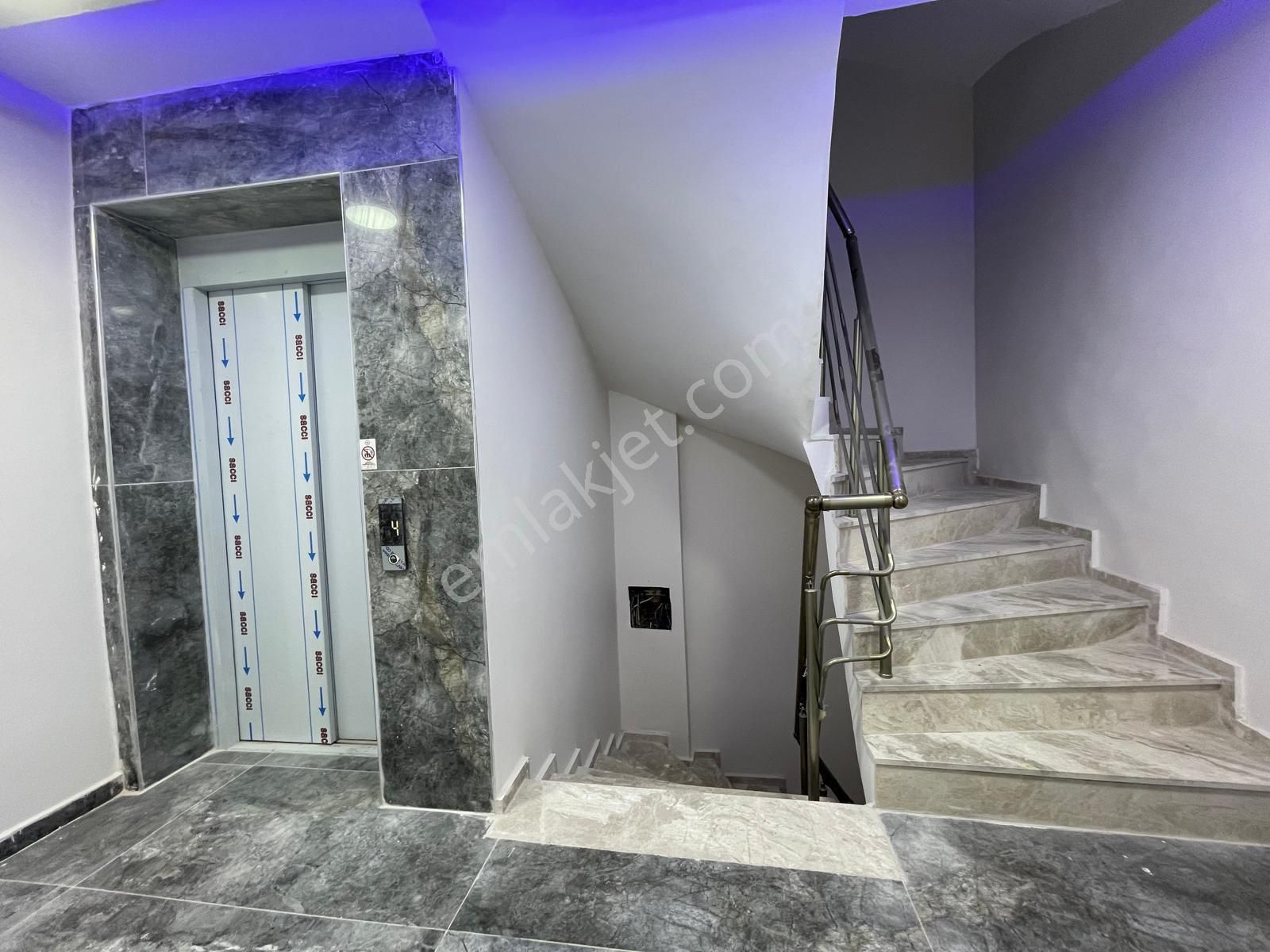 Refet Bele Mah’de 3+1 0 Oturuma Hazır Cadde Yakını Asansörlü Satılık Daire - Görsel 2