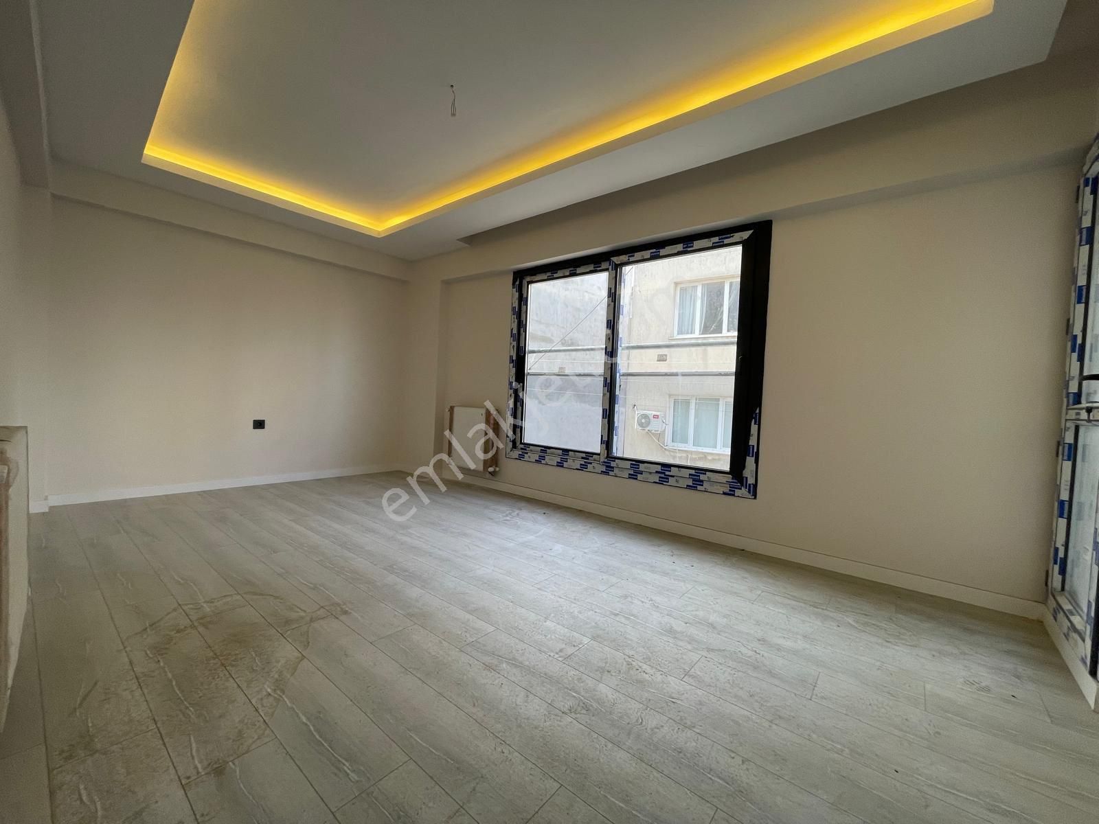 Refet Bele Mah’de 3+1 0 Oturuma Hazır Cadde Yakını Asansörlü Satılık Daire - Görsel 8