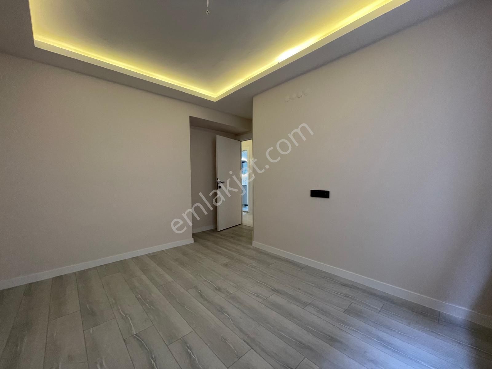 Refet Bele Mah’de 3+1 0 Oturuma Hazır Cadde Yakını Asansörlü Satılık Daire - Görsel 16