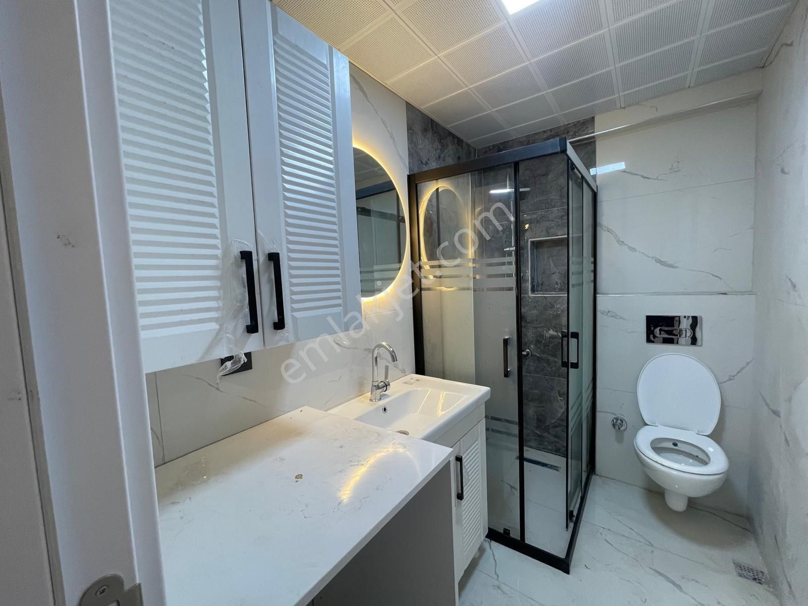 Refet Bele Mah’de 3+1 0 Oturuma Hazır Cadde Yakını Asansörlü Satılık Daire - Görsel 13